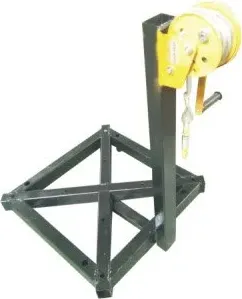 Speaker truss base stand with hand winch
